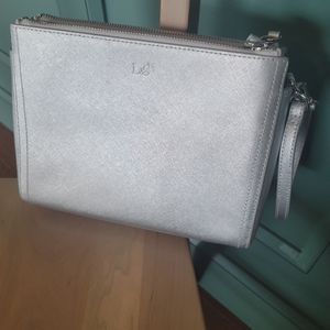 Lo & Sons The Pearly Crossbody Bag in Silver Saffiano